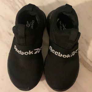 Toddler Reebok Black tennis shoes. Size 8.